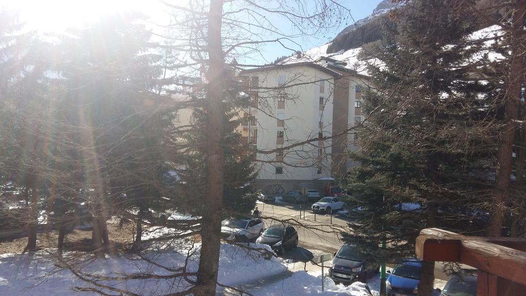 Le Tyrol Apartment เลส์เดอซาลป์ ภายนอก รูปภาพ